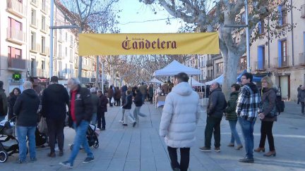 Las calles de Barbastro se han llenado de visitantes por la Feria de la Candelera. / Aragón Tv
