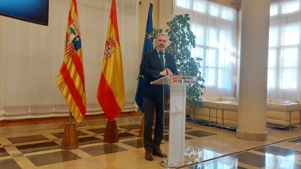 El presidente del Gobierno de Aragón, Jorge Azcón, se reúne este viernes con la socialista Mayte Pérez. / Europa Press