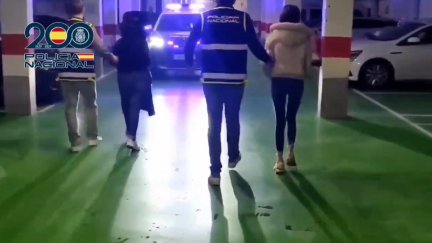 Las detenidas son acompañadas por varios agentes de la Policía Naiconal. / Policía Nacional