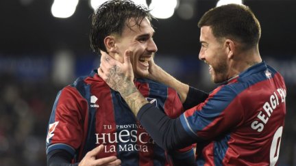 Hugo Vallejo y Sergi Enriche celebrando un gol en el último partido en El Alcoraz ante Cartagena