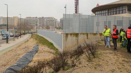 La parte trasera de la Policía Local en Parque Venecia fue una de las afectadas por la riada. / Daniel Marcos