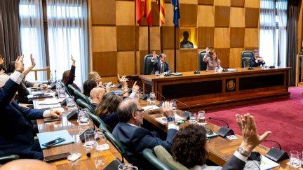 Pleno en el que se han aprobado los presupuestos de Zaragoza 2025. / Miguel G. García.
