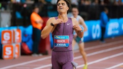 Oriach al cruzar la meta como nuevo campeón de España. Foto: Rfea