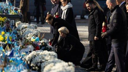 Homenaje en Kiev a los soldados ucranianos caídos en la guerra con Rusia. / EFE