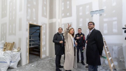 Visita institucional a las obras de la nueva comisaría de El Gancho. / Dani Marcos