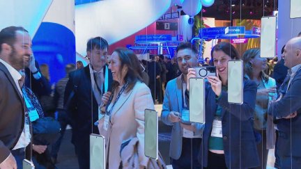 Visitantes en el Mobile World Congress este martes. / Aragón TV