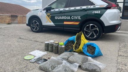 Imagen de la droga incautada en el punto de venta. / Guardia Civil Huesca