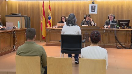 Sesión del juicio por la muerte de un bebé en Jaca en 2022. / Aragón TV