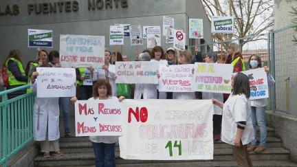 Concentración contra el plan de reforma de la atención primaria en Zaragoza. / Aragón TV