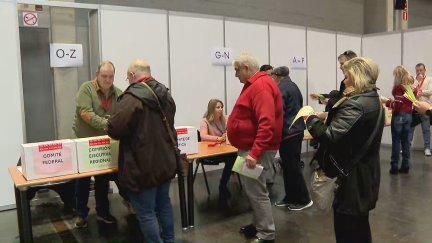 Militantes del PSOE Aragón votan este domingo la nueva Ejecutiva regional del PSOE Aragón. / Aragón TV