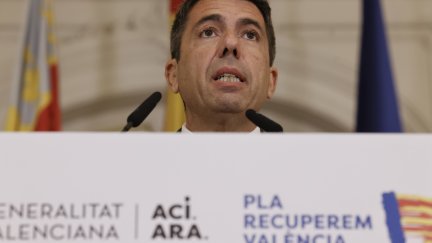 Carlos Mazón en su comparecencia de este lunes en Les Corts Valencianes. / Europa Press