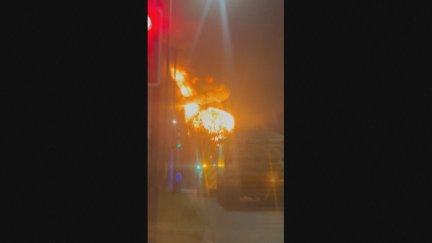 El fuego ha comenzado en una subestación eléctrica en la localidad británica de Hayes, al oeste de la capital. / Aragón TV
