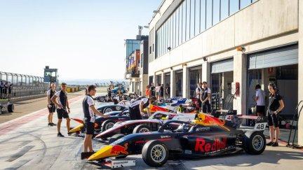 Una imagen de los coches que compiten en la prueba F4 Spain.
