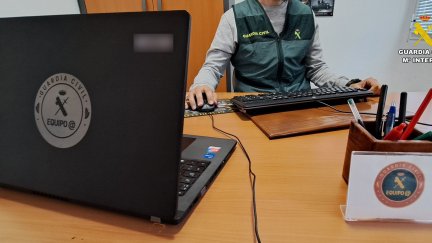 La Guardia Civil detecta a un grupo criminal que realizaba estafas mediante el método 'Man in the middle'. / Guardia Civil