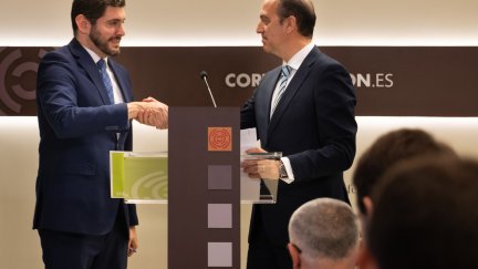 Alenjandro Nolasco y el consejero de Sanidad presentan su acuerdo sobre sanidad. / Gobierno de Aragón. Fabián Simón