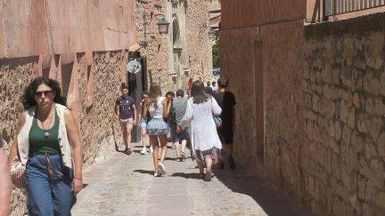 Turistas en Albarracín (Teruel), una de las zonas con una ocupación más alta./ Aragón TV