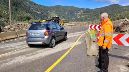 Primeros vehículos en la A-139 después de 10 días cortada. / Gobierno de Aragón