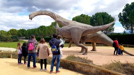 Visitantes a Tierra Magna de Dinópolis esta Semana Santa. / Dinópolis