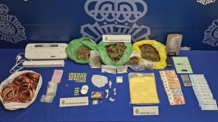 Sustancias incautadas pro la Policía Nacional en el registro del narcopiso del barrio de la Encarnación. / Policía Nacional