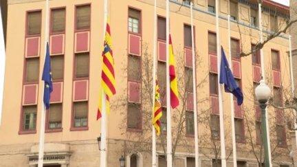 Las banderas a media asta ondearán en los edificios públicos oficiales de Aragón. / Aragón Tv