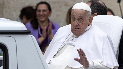 Último acto del papa durante la misa Urbi et Orbi de este pasado domingo. / EFE/ Angelo Carconi
