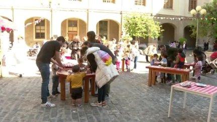 Los más pequeños son los que más disfrutan del día de puertas abiertas en el Pignatelli. / Aragón Tv