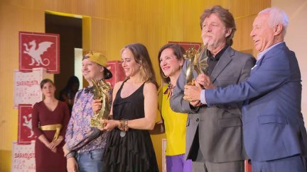 Juanjo Artero y Ana Turpin han recogido sus Premios Saraqusta por sus trabajo en cine histórico. / Aragón Tv
