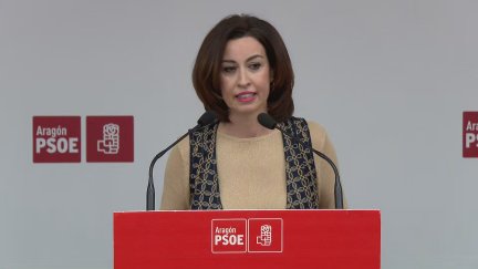 Teresa Ladrero atiende a los medios de comunicación tras presentar su precandidatura. / Aragón TV