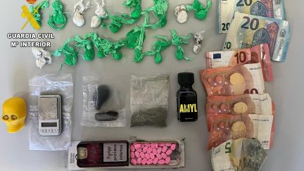 Drogas transportadas por el detenido. / Guardia Civil