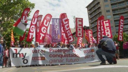 Imagen de la manifestación que discurre por el centro de Zaragoza. / Aragón TV