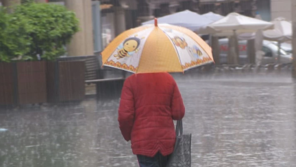 Las lluvias podrán descargar hasta 15 litros por metro cuadrado en una hora. / Aragón TV