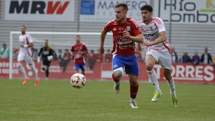 Sergio Camus en una acción del último partido frente a la Ponferradina.