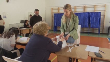 Colegio electoral en Rumanía./ Aragón TV