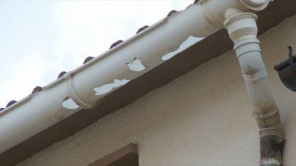 El granizo causó destrozos en canaletas dentro del Cretas. / Aragón Tv