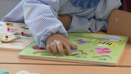 Alumno en un colegio de Infantil. / Aragón TV