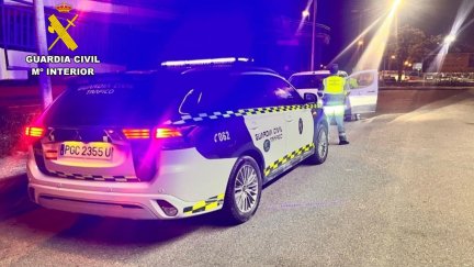 La Guardia Civil investiga a un conductor por circular en sentido contrario. / Guardia Civil