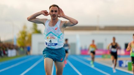 Eduardo Menacho, tras cruzar la meta en Mahón.