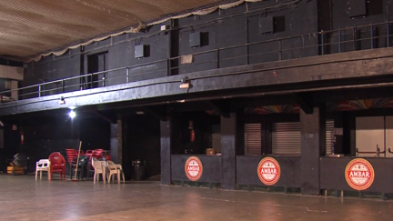 Interior sala Jai Alai (Huesca)./ Aragón TV