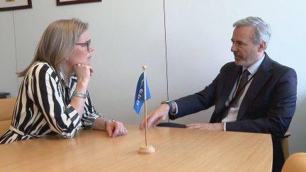 El presidente de Aragón, Jorge Azcón, durante la reunión con la presidenta del PP en el Comité de las Regiones, Sari Rautio. / Aragón TV