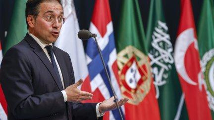 El ministro de Asuntos Exteriores, Unión Europea y Cooperación, José Manuel Albares, realiza declaraciones a los medios con motivo de la reunión que los ministros de Exteriores de países árabes y europeos mantienen este domingo en Madrid en el contexto del llamado Grupo de Madrid. / EFE