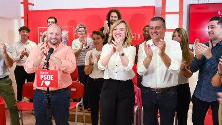 Carlos Dueso, junto a Pilar Alegría y Fernando Sabés, este sábado en Monzón. / Aragón TV