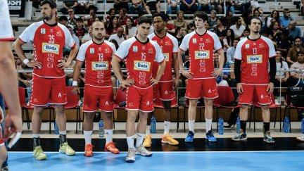 Los jugadores del Bada Huesca durante un encuentro.
