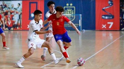 Miguel Lahoz durante un encuentro con la Selección.