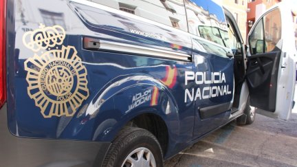 El detenido realizó hasta ocho extracciones en cajeros. / Archivo