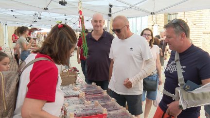 Bolea celebra su Feria de la Cereza. / Aragón TV