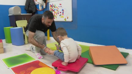 Atención temprana a menores en Aragón. / Aragón TV