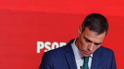 El presidente del Gobierno y líder del PSOE, Pedro Sánchez, en rueda de prensa este lunes. / EFE