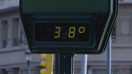 Los termómetros puden alcanzar máximas de 38-39 grados en la Ribera del Ebro y sur de la provincia de Huesca. / Archivo