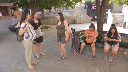 Las embarazadas turolenses comienzan una recogida de firmas para pedir más personal médico en verano. / Aragón TV