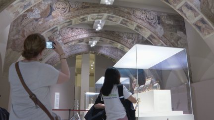 Pinturas de Sijena expuestas en el MNAC. / Aragón TV